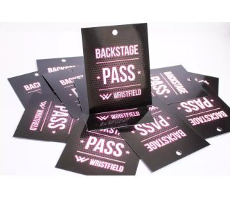 Laminovaný Pass vo veľkosti A7 s kruhovou dierou