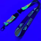 Saténová šnúrka na krk s potlačou 20x900mm - FLUO tlač - so štandardnou karabínou as trojzubcom