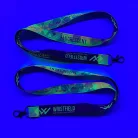 Rebrovaná šnúrka na krk s obojstranným farebným nápisom a FLUO potlačou - 20x900 mm - s karabínou v tvare kvapky